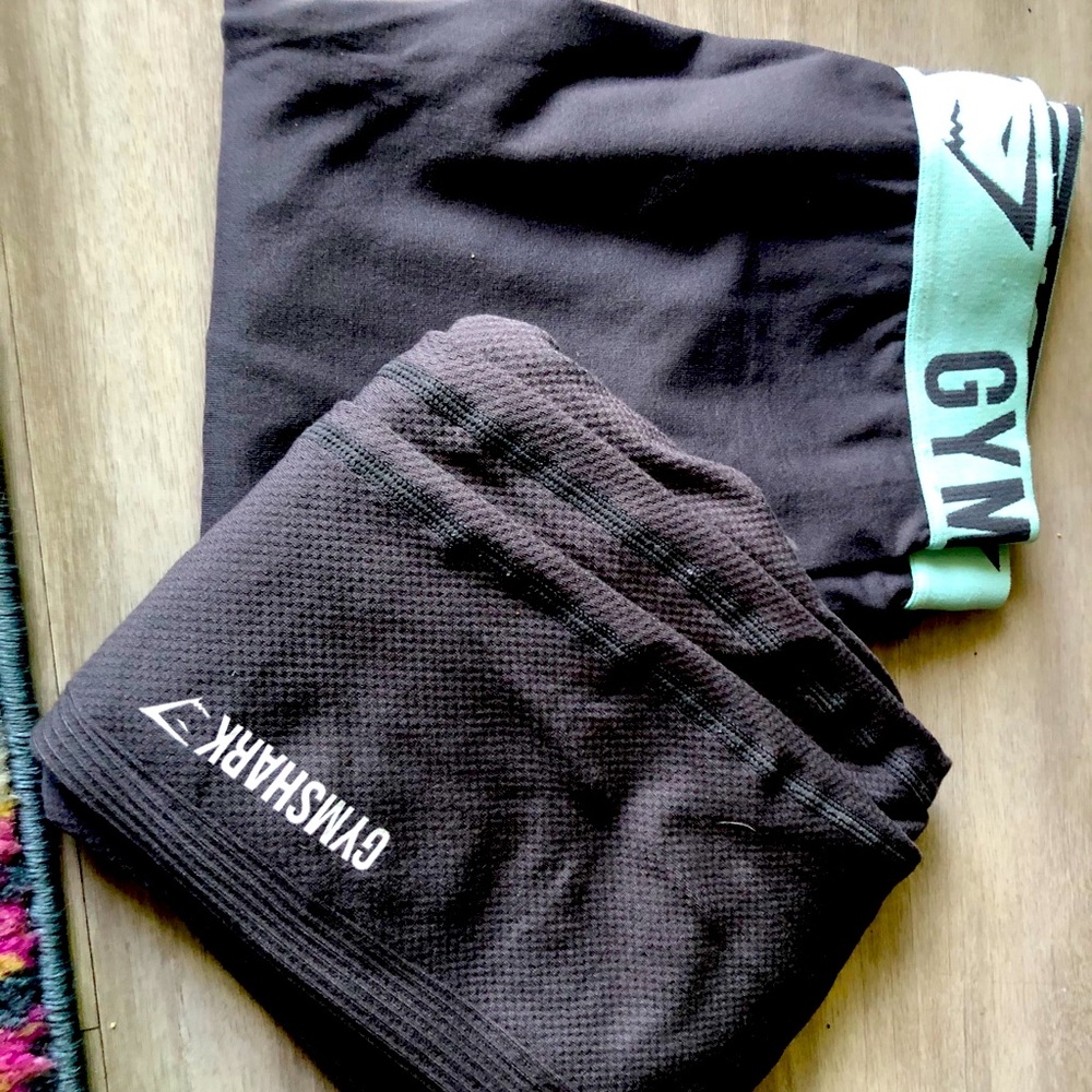 Set of two gorgeous gym shark leggings! XS